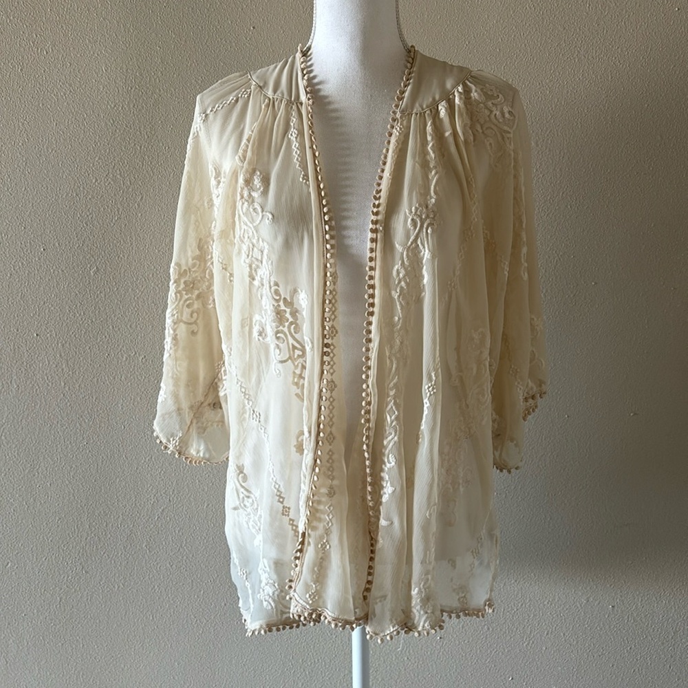 Kimchi Blue Urban Outfitters Ivory Embroidered Coverup XS